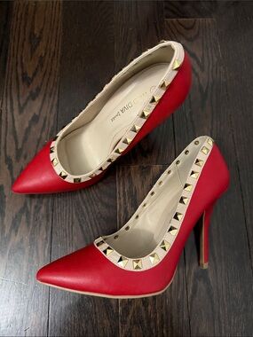 Wild Diva Red Pointed-Toe Pumps with Gold Stud Trim - Size 7.5 Womens.